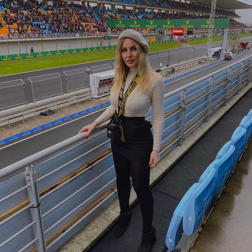 Hande Sarıoğlu beautiful hot