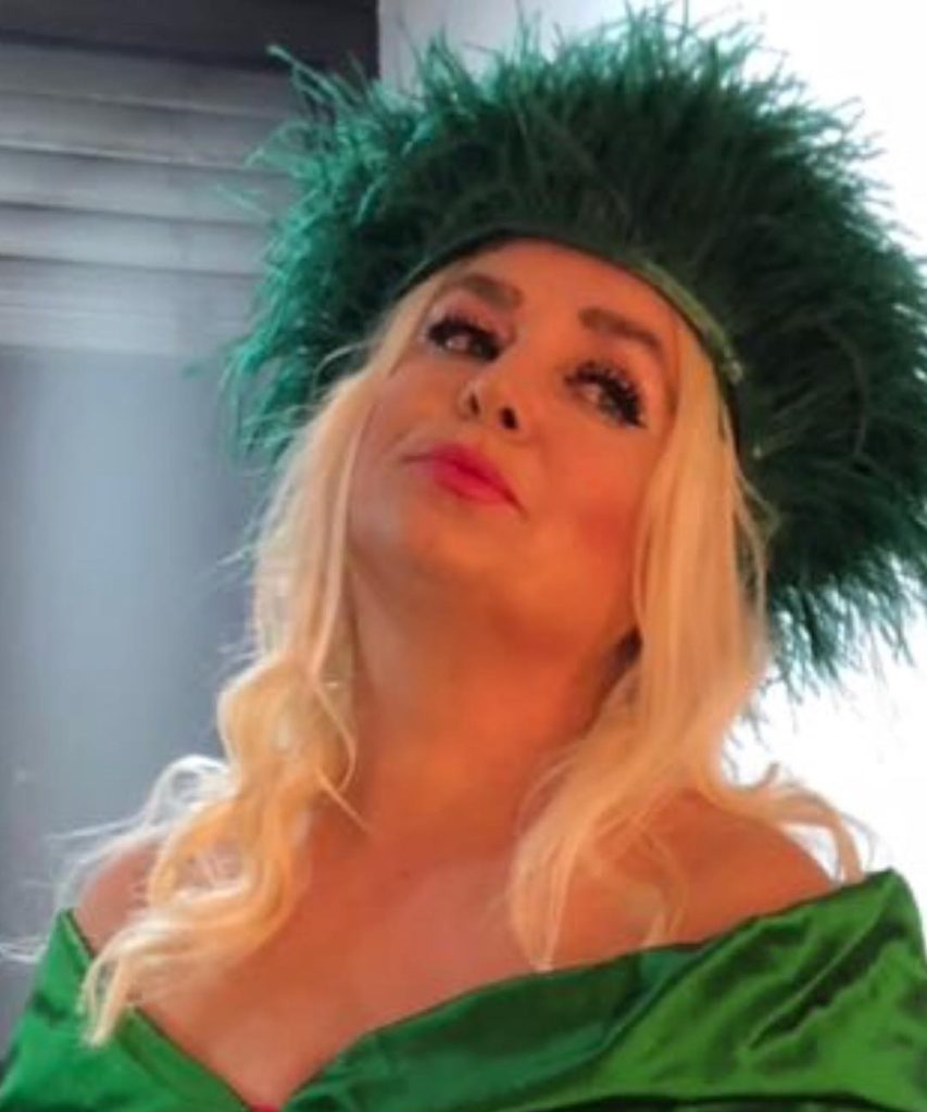 Hande Sarıoğlu beautiful hot bikini