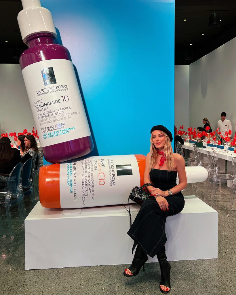 Hande Sarıoğlu beautiful hot bikini