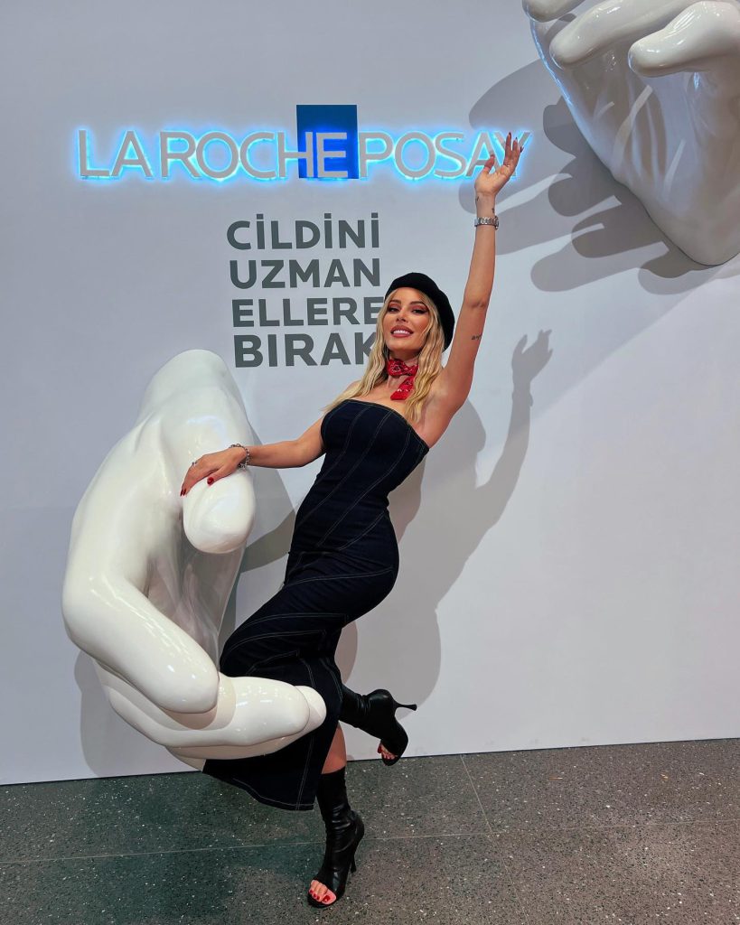 Hande Sarıoğlu beautiful pussy