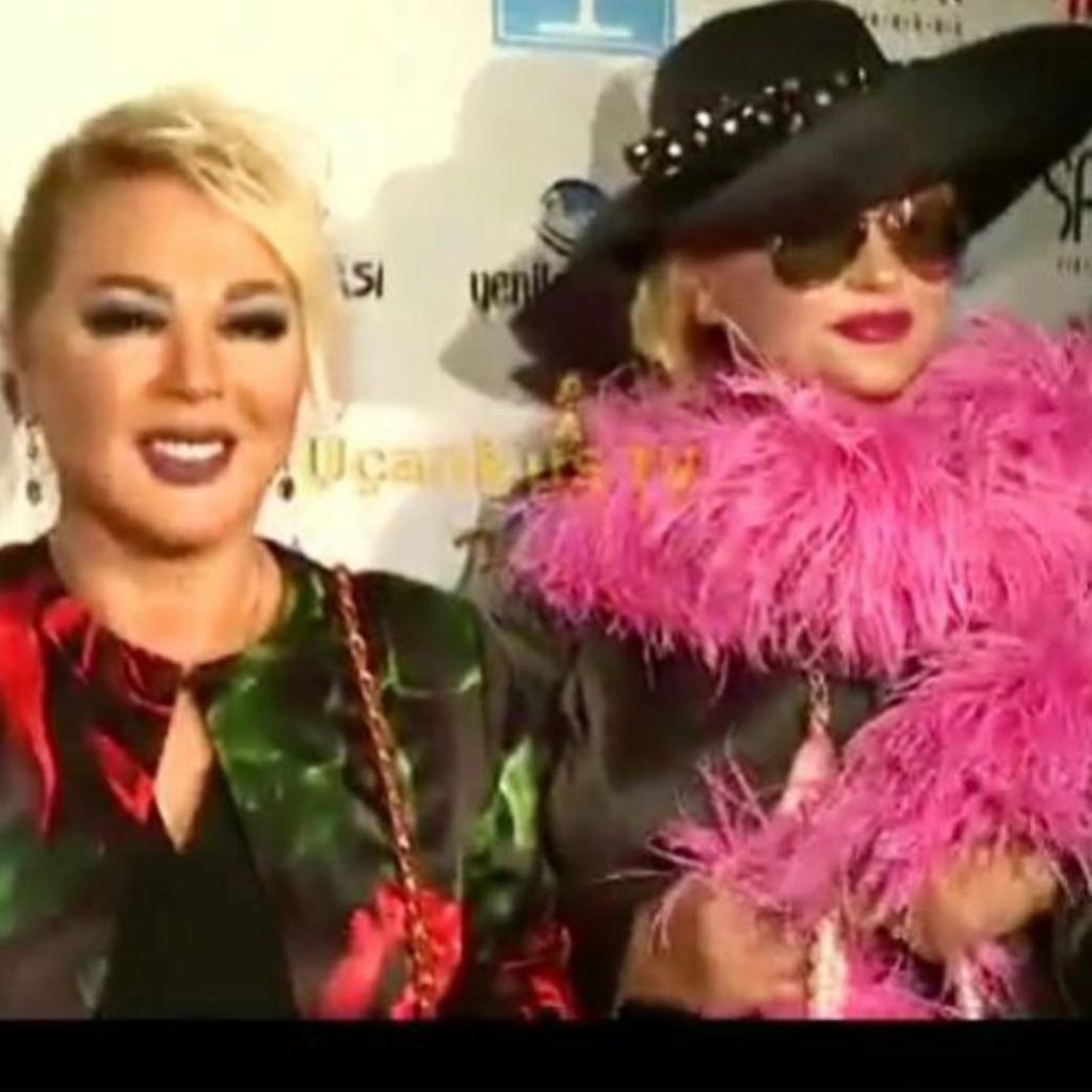 Hande Sarıoğlu beautiful xxx