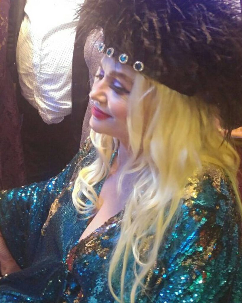 Hande Sarıoğlu fuck