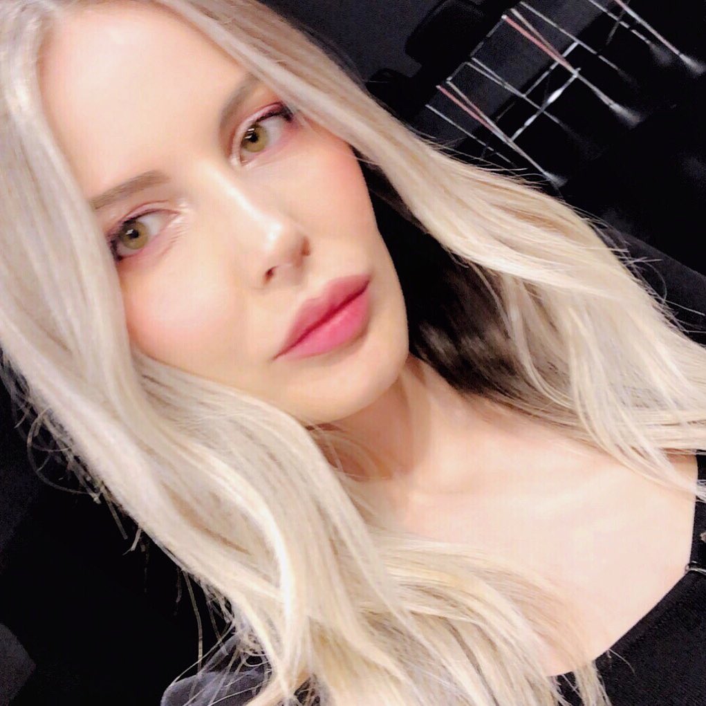 Hande Sarıoğlu fuck