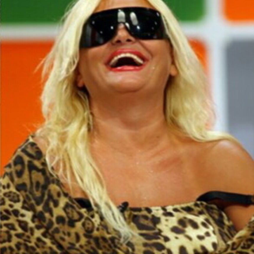 Hande Sarıoğlu looks hot xxx