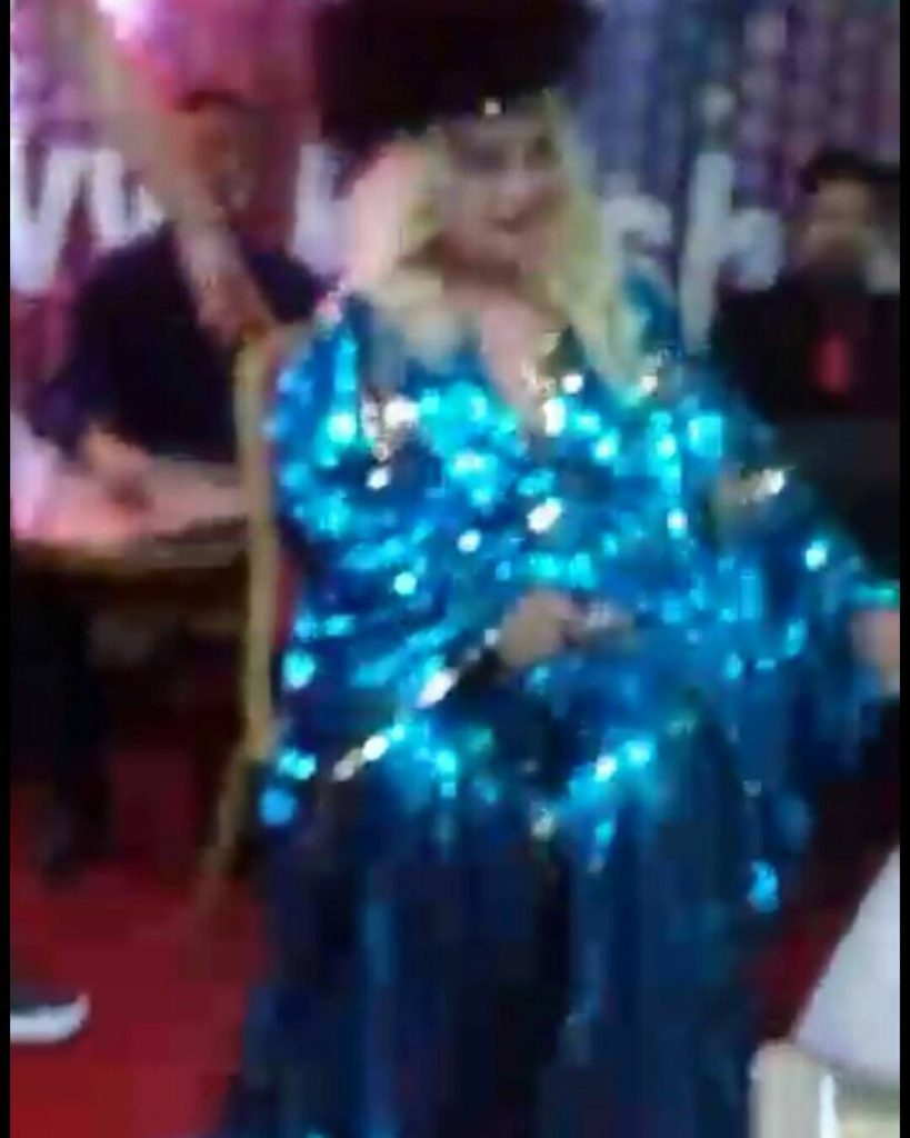 Hande Sarıoğlu looks xxx