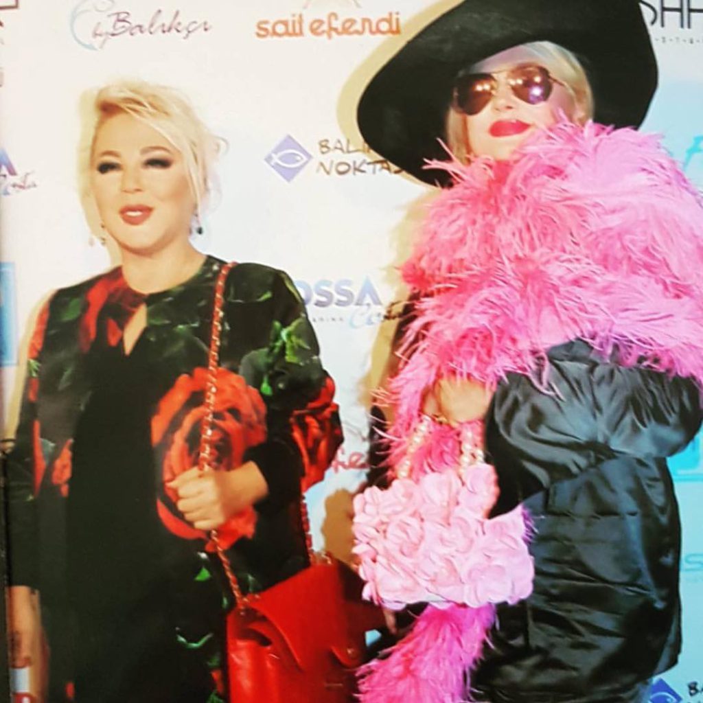 Hande Sarıoğlu modeling sex