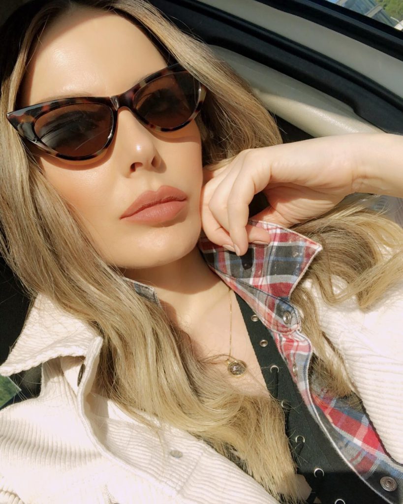 Hande Sarıoğlu modeling xxx