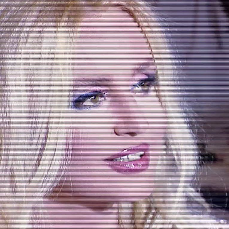 Hande Sarıoğlu poses porn