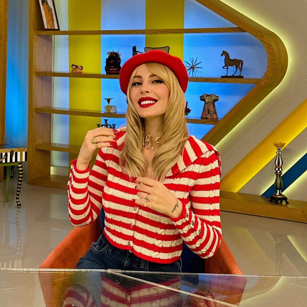 Hande Sarıoğlu sex