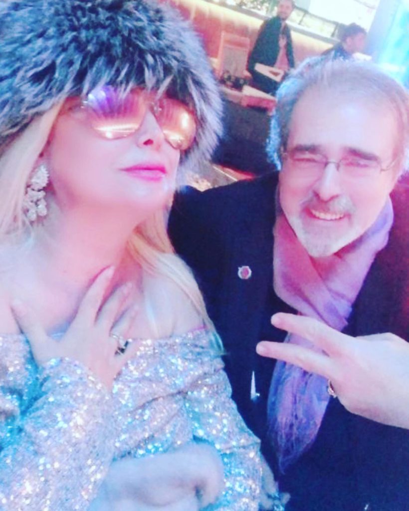 Hande Sarıoğlu smiles hot xxx