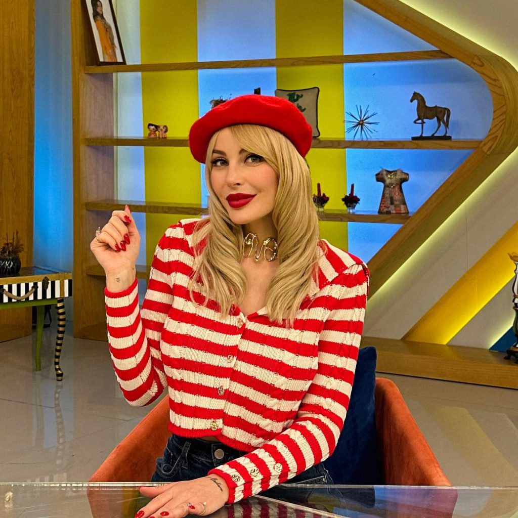 Hande Sarıoğlu xxx