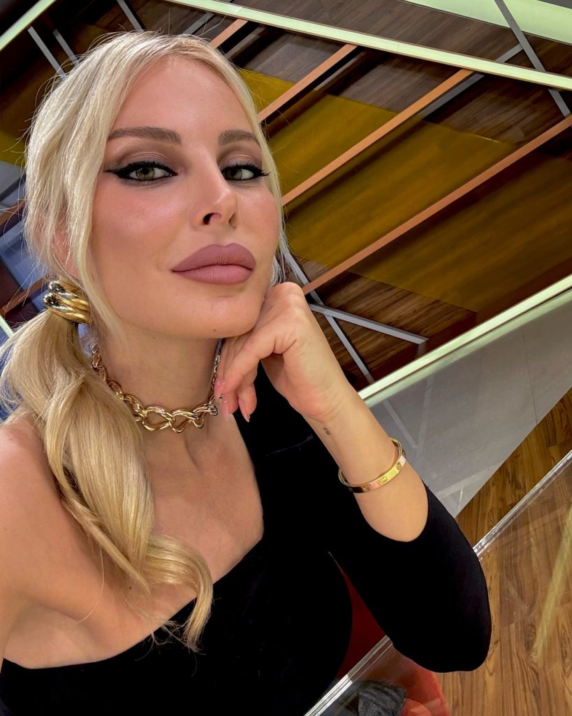 Hande Sarıoğlu xxx porn