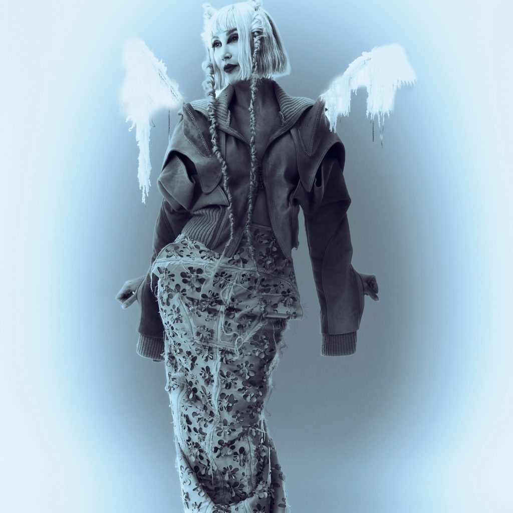 Hande Yener poses hot xxx