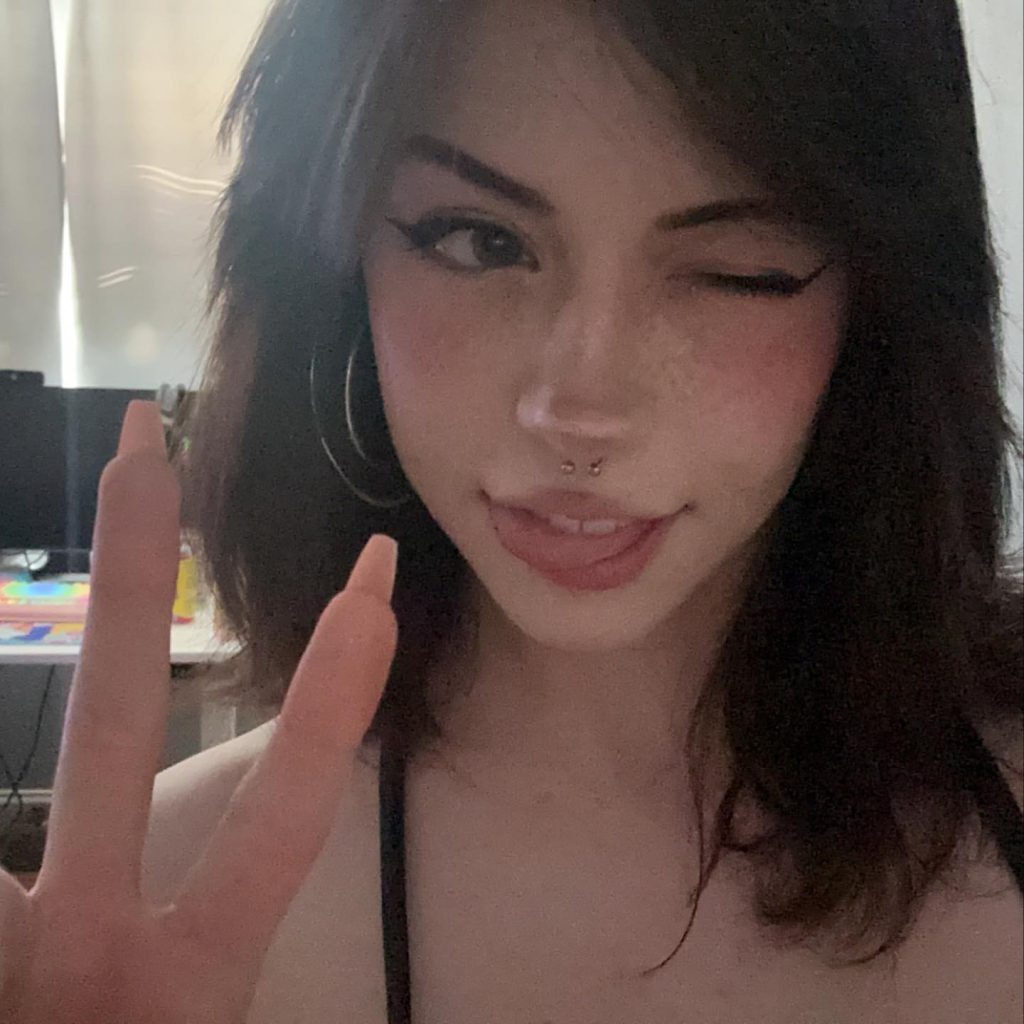 Hannah Owo beautiful boobs