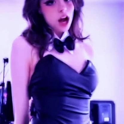 Hannah Owo depicts fire porn