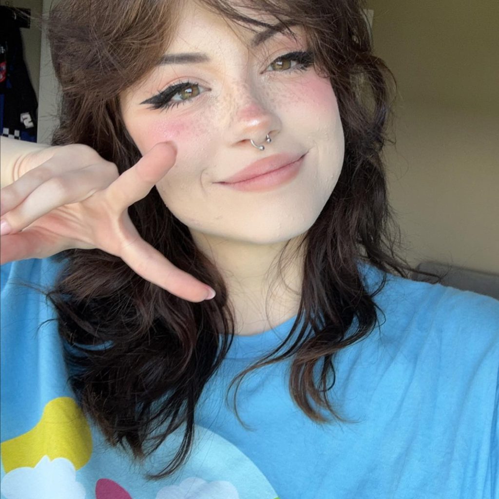 Hannah Owo looks bikini