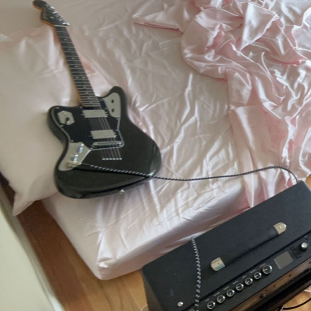 Hannah Owo looks nude pics