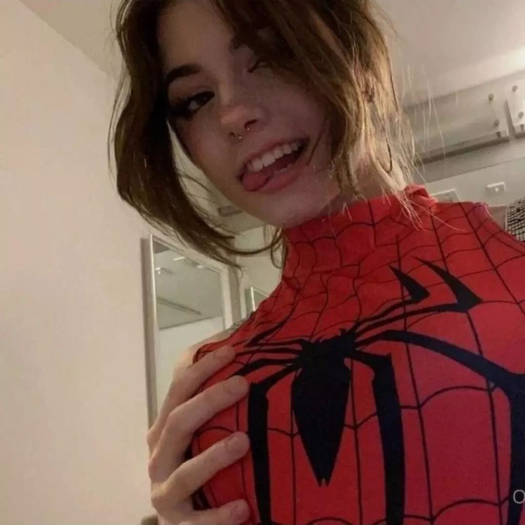 Hannah Owo modeling sex scenes