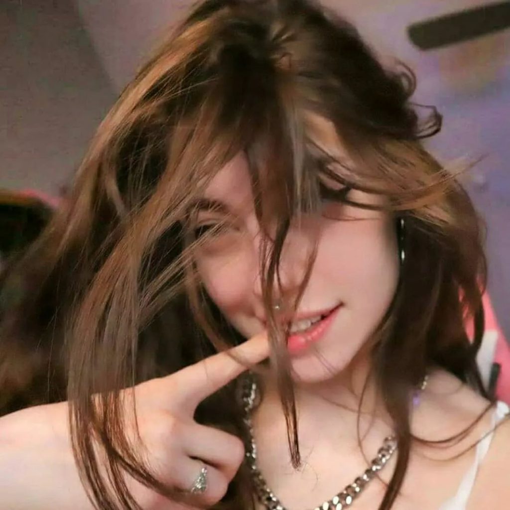 Hannah Owo poses sex scenes