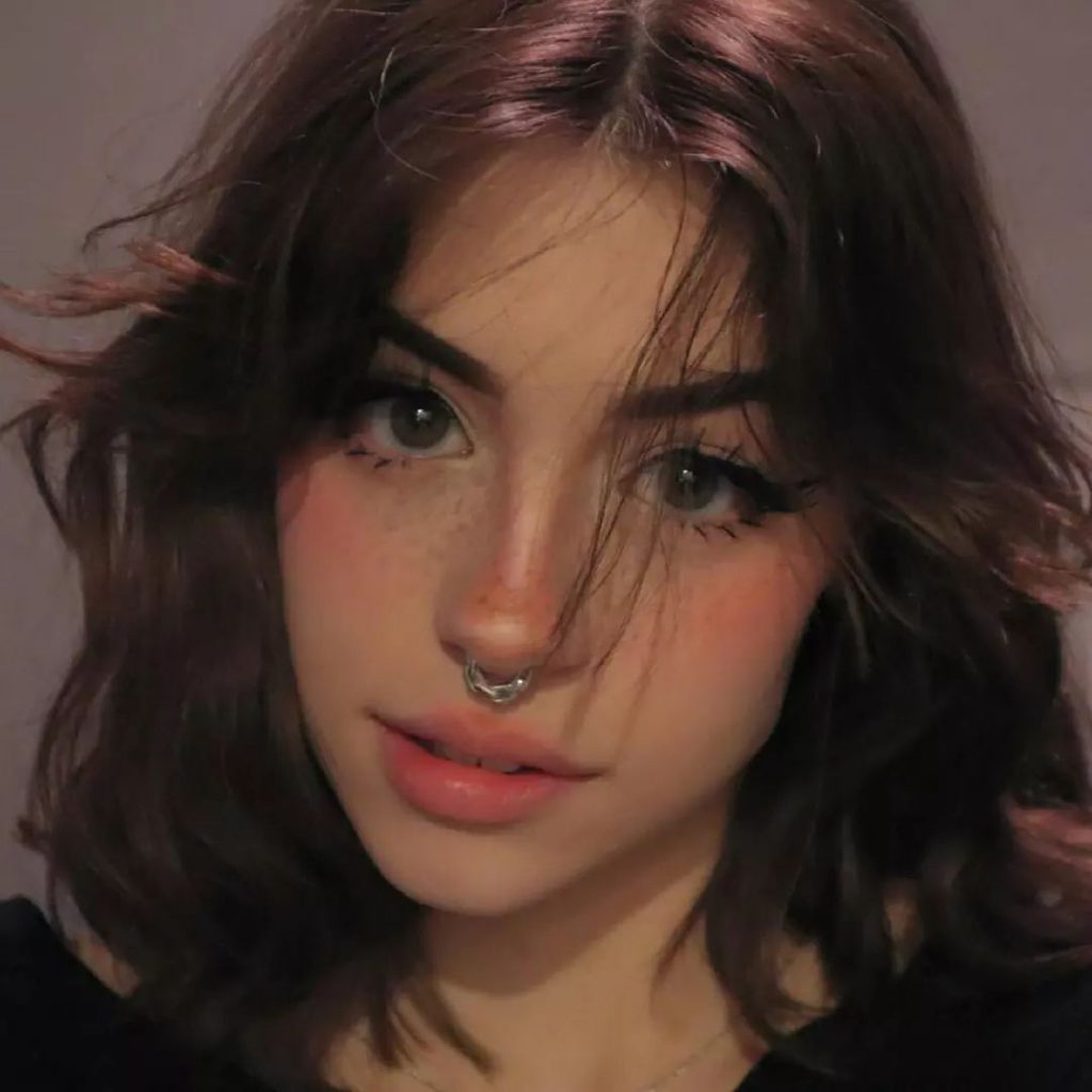 Hannah Owo poses xxx porn