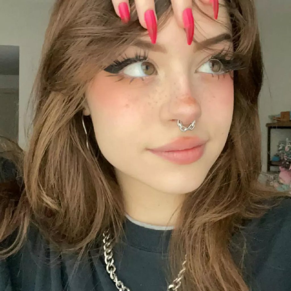 Hannah Owo smiles hot