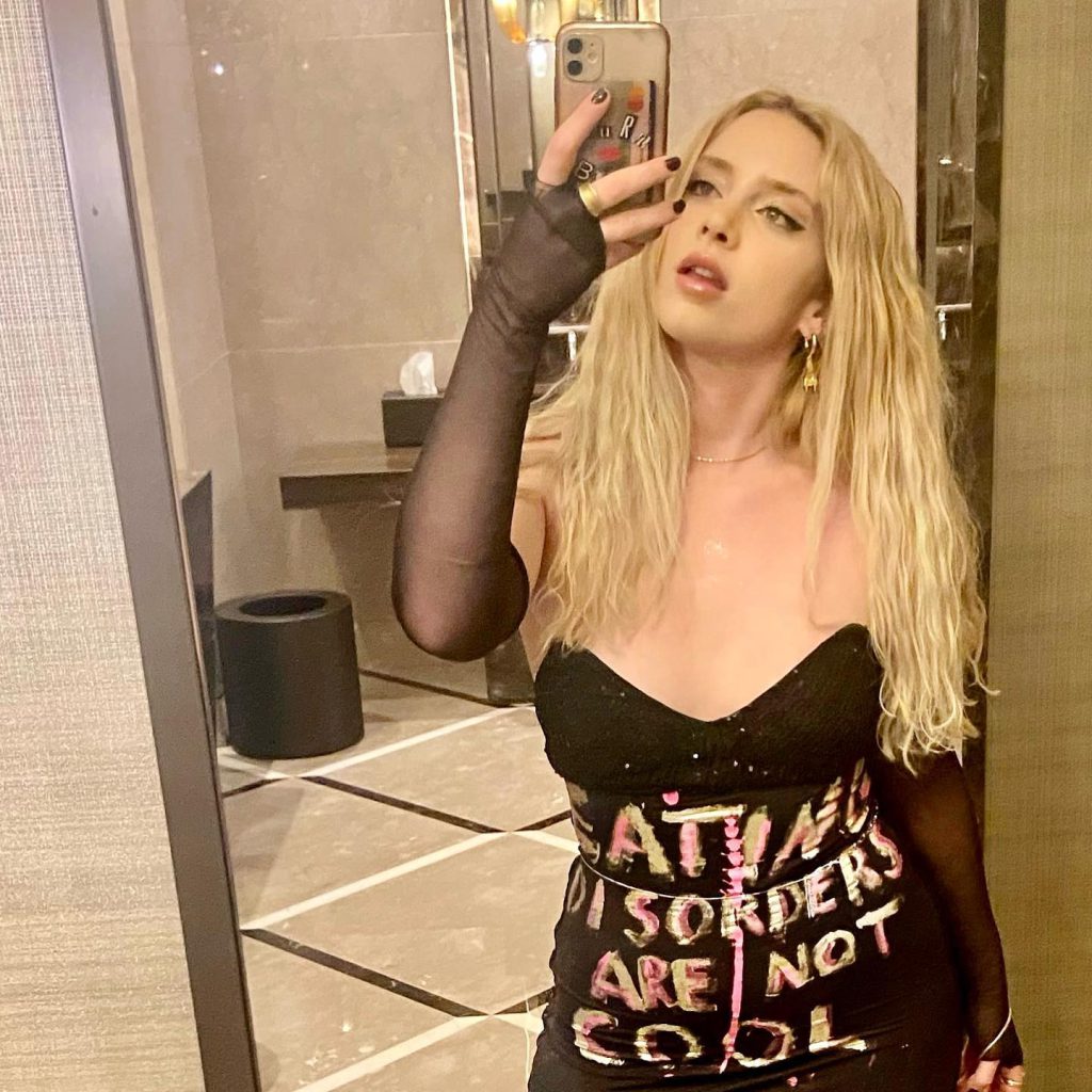 Hayal Köseoğlu ardent hot photos