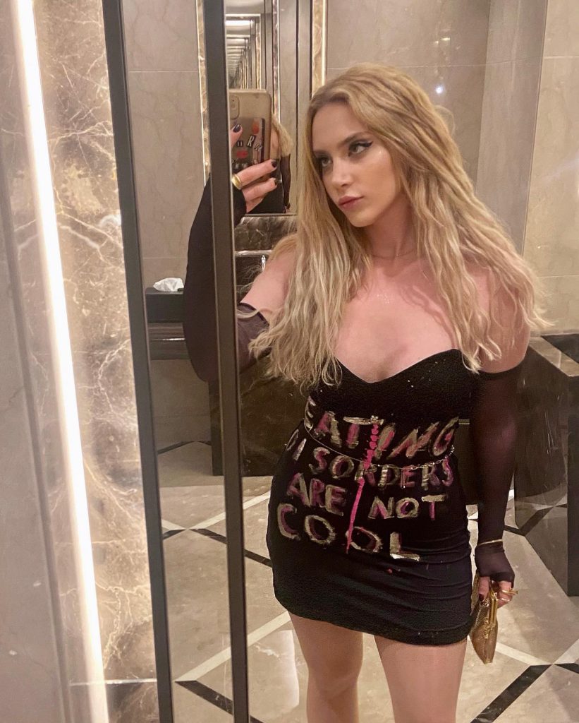 Hayal Köseoğlu ardent pussy