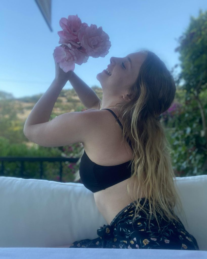 Hayal Köseoğlu depicts fire bikini