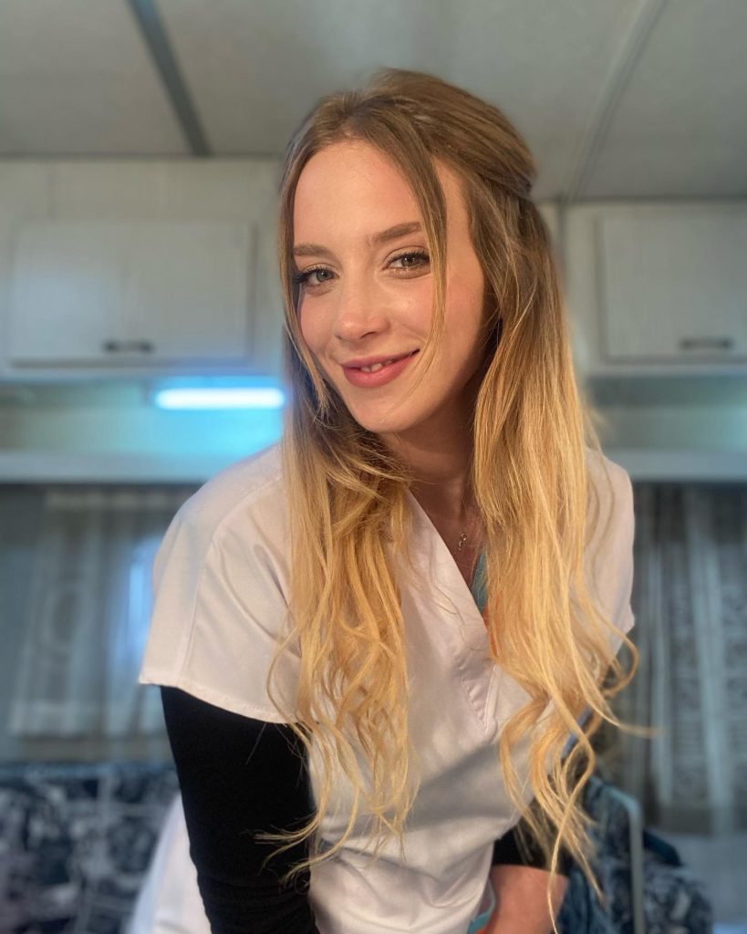 Hayal Köseoğlu depicts fire hot bikini