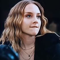 Hayal Köseoğlu depicts fire hot pics