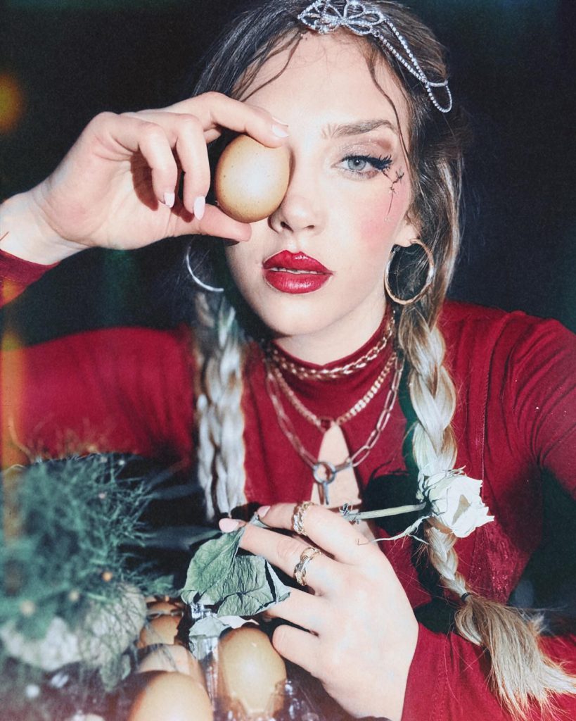 Hayal Köseoğlu depicts fire nudes