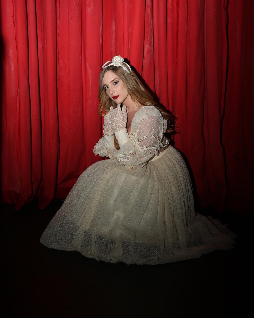 Hayal Köseoğlu looks ass