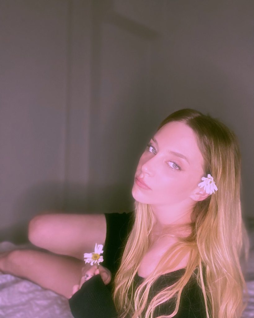 Hayal Köseoğlu looks hot images