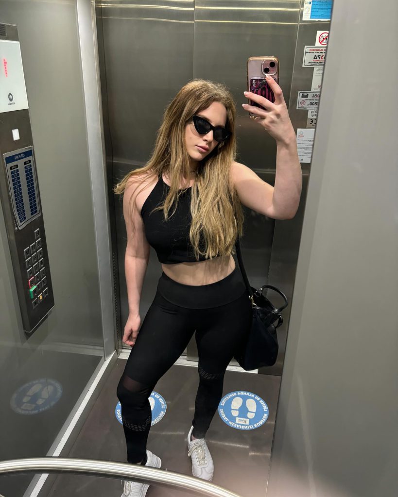 Hayal Köseoğlu modeling nude pics