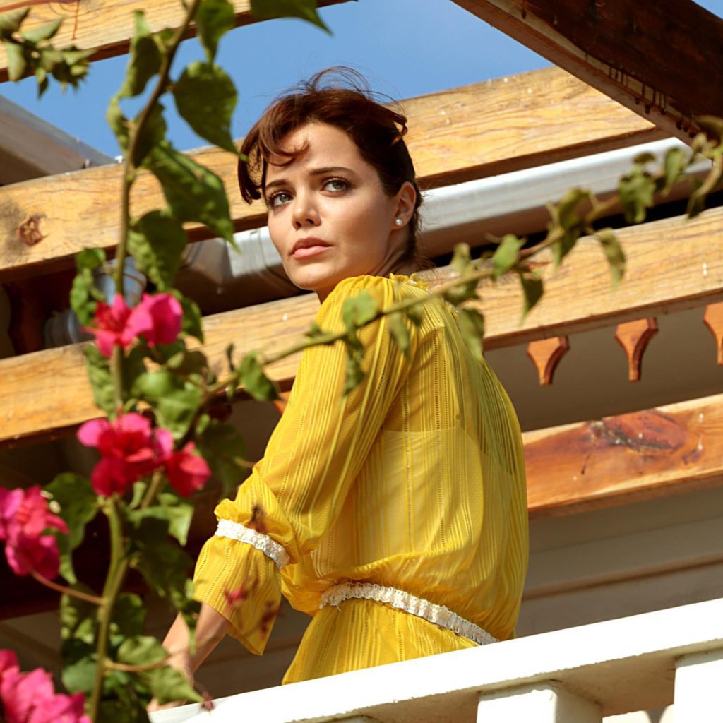 Hilal Altınbilek ardent hot pics