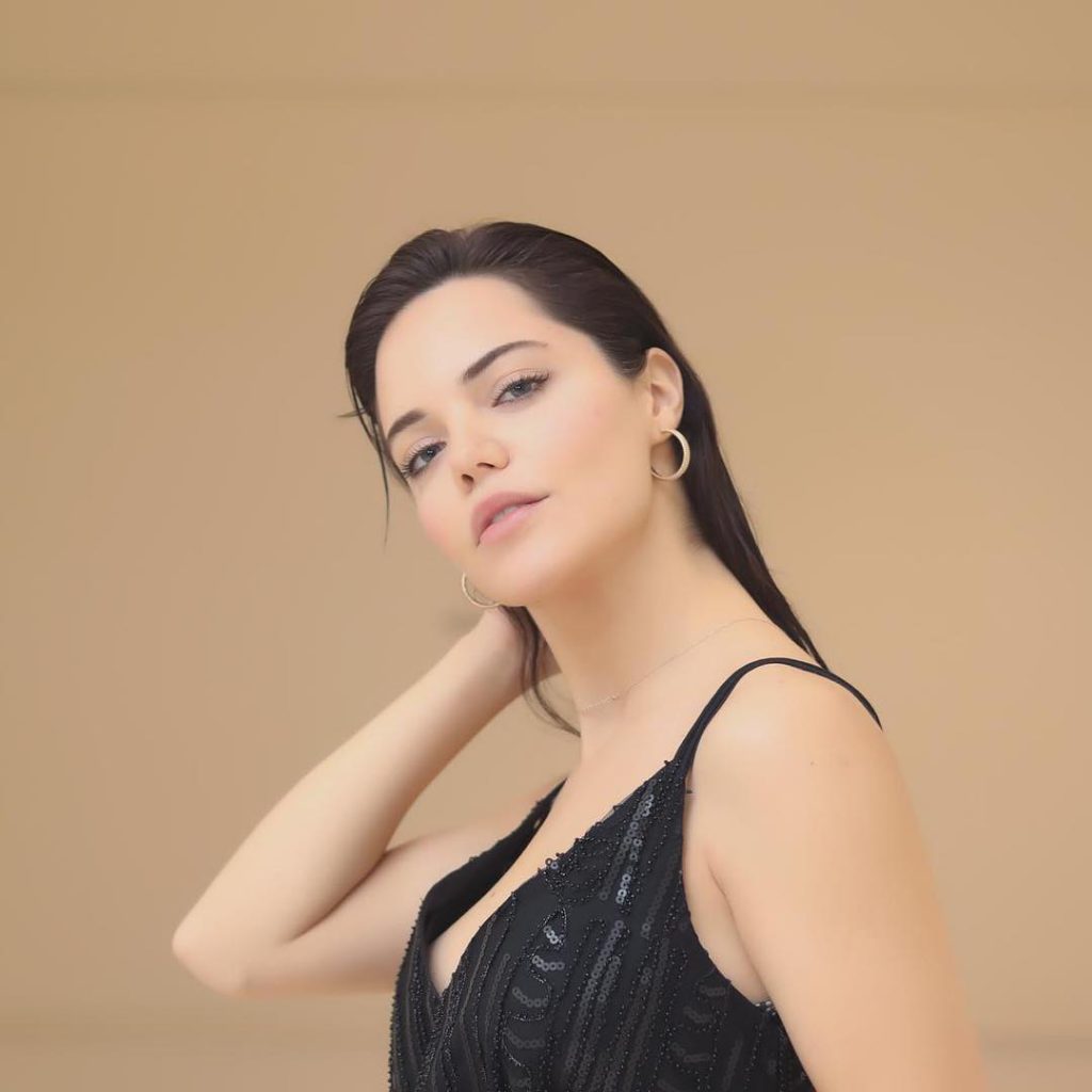 Hilal Altınbilek beautiful hot