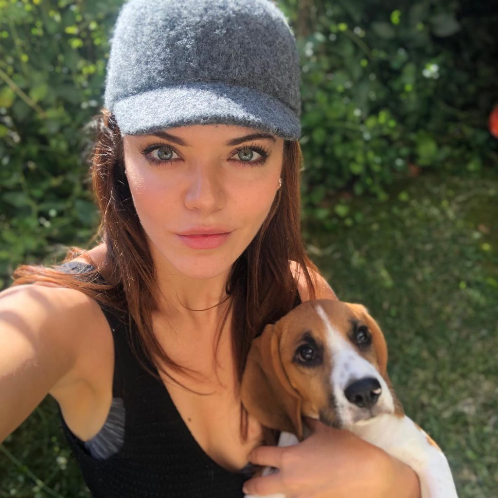 Hilal Altınbilek hot bikini