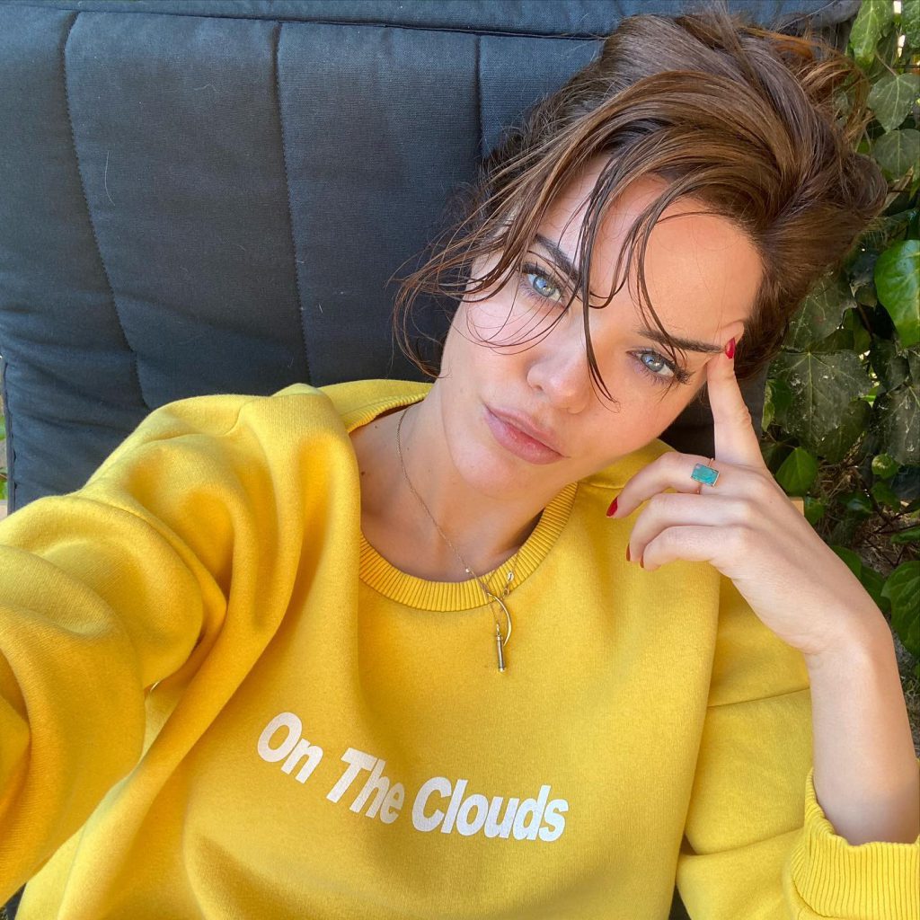 Hilal Altınbilek looks hot