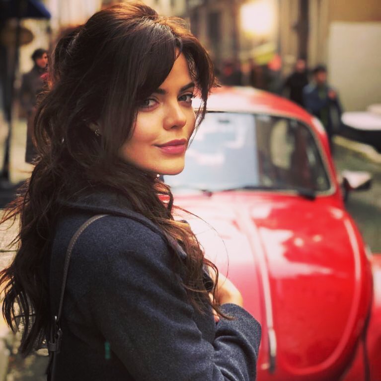 Hilal Altınbilek looks porn