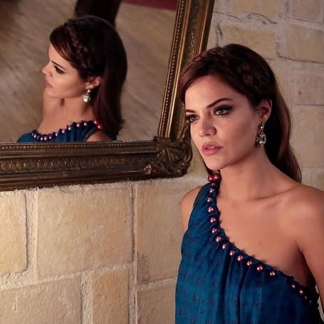 Hilal Altınbilek modeling boobs