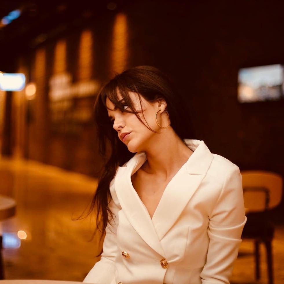 Hilal Altınbilek modeling hot photos