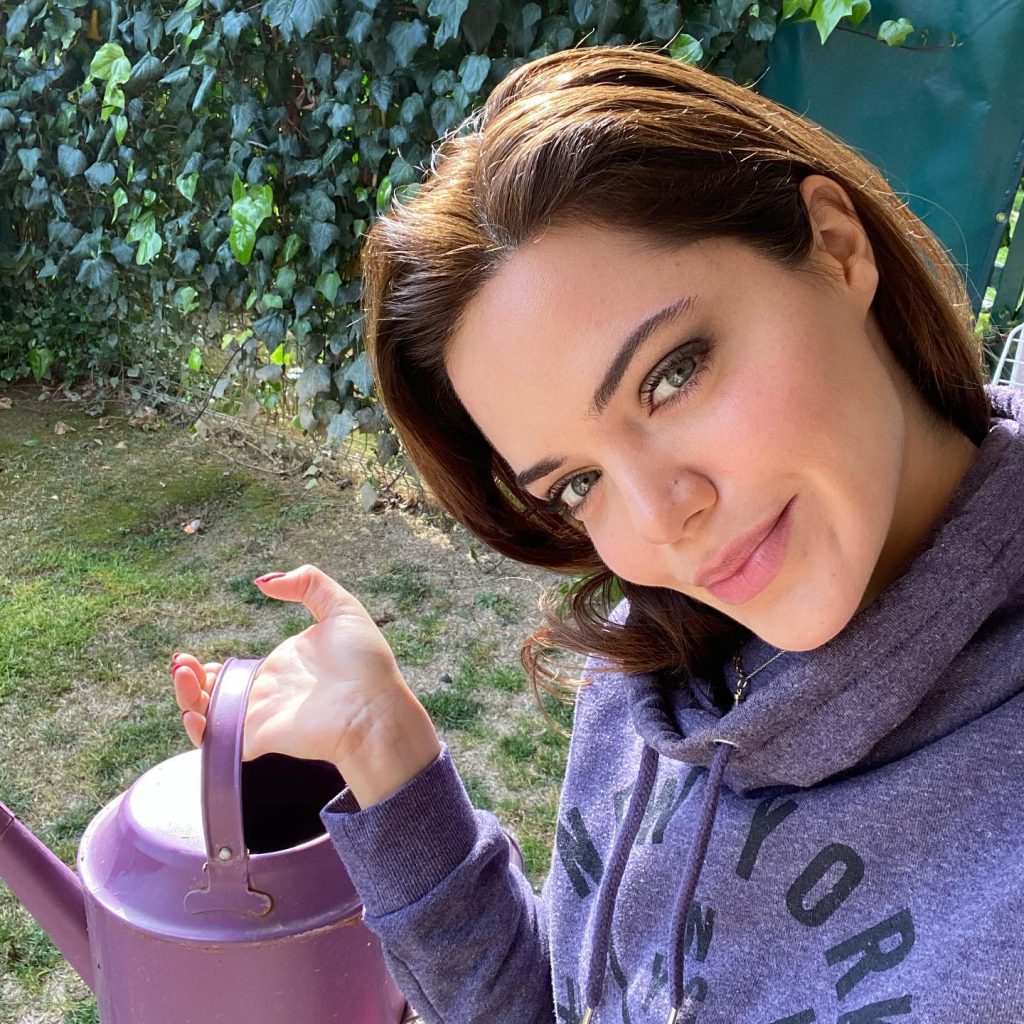 Hilal Altınbilek nude pics