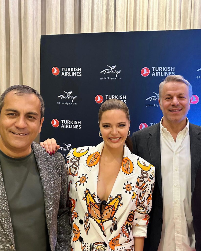 Hilal Altınbilek poses bikini