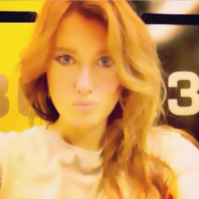 Hilal Cebeci poses fuck