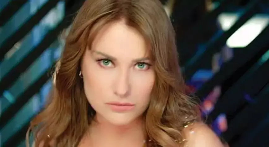 Hilal Cebeci poses sex