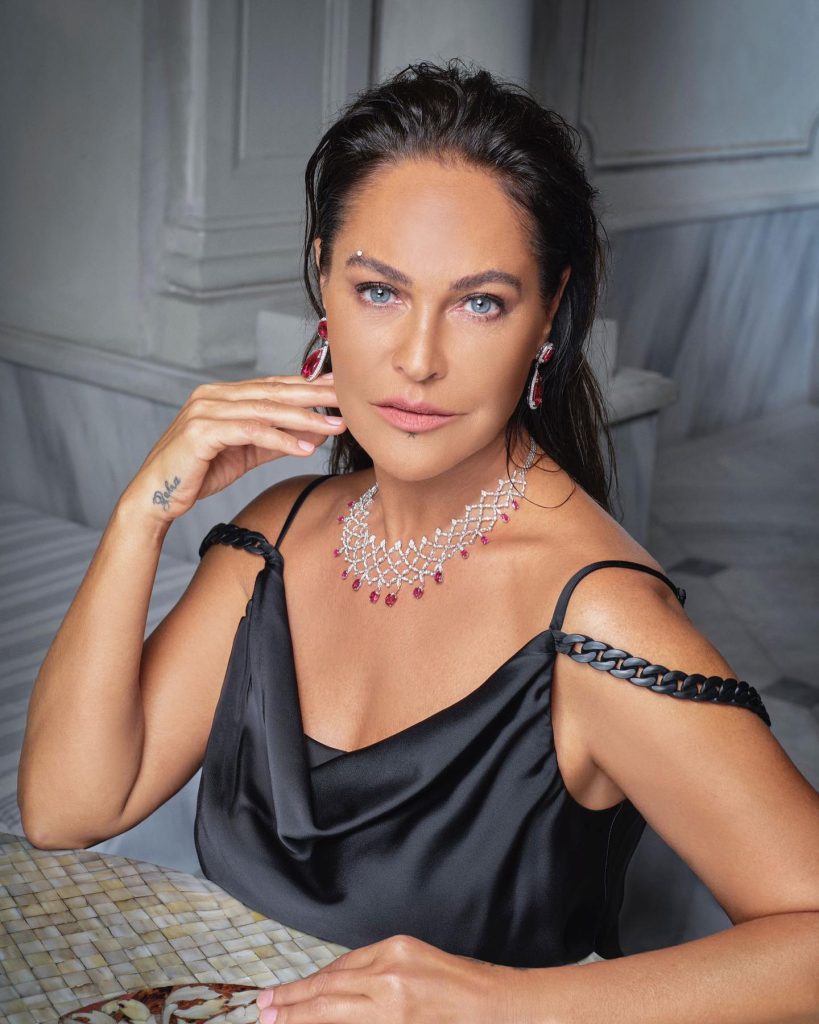 Hülya Avşar ardent hot photos