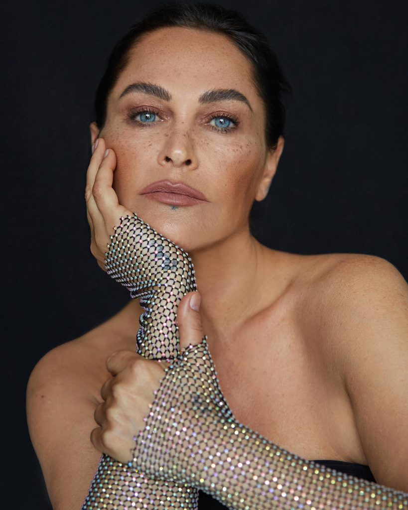 Hülya Avşar ardent sex scenes