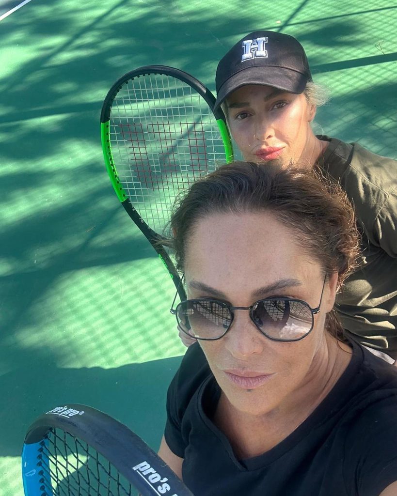 Hülya Avşar beautiful hot images