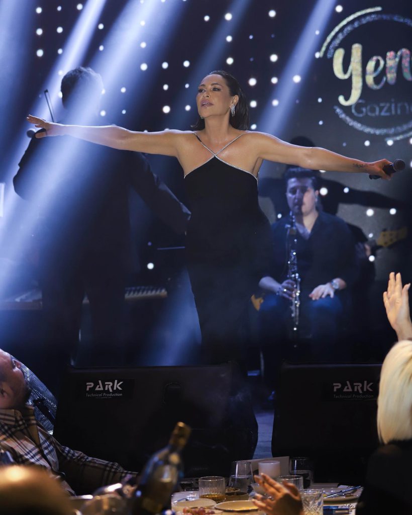 Hülya Avşar modeling hot pics