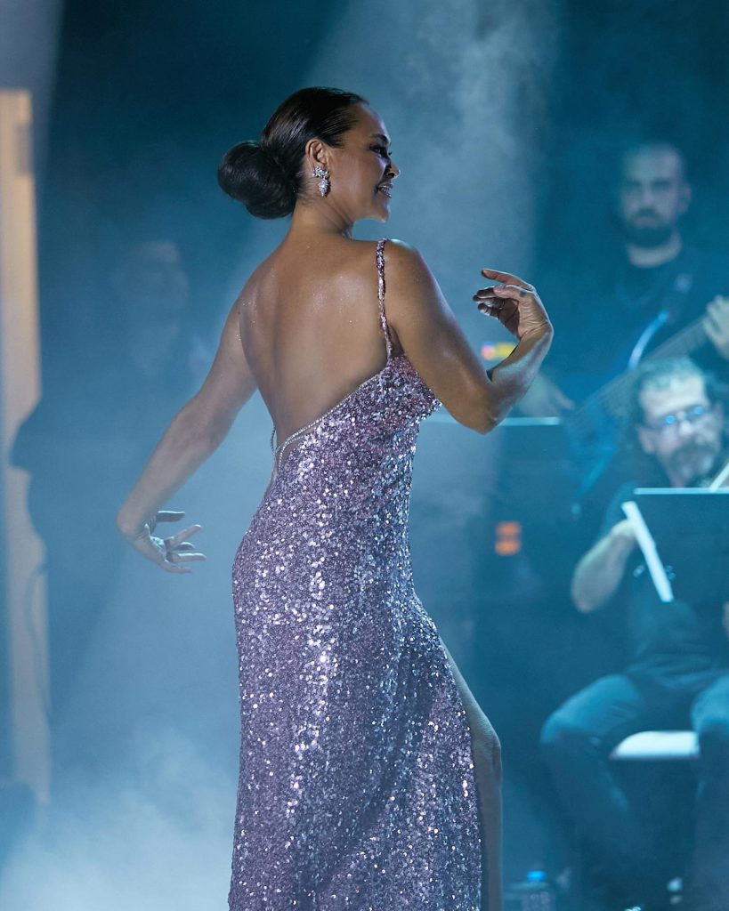 Hülya Avşar modeling sex scenes